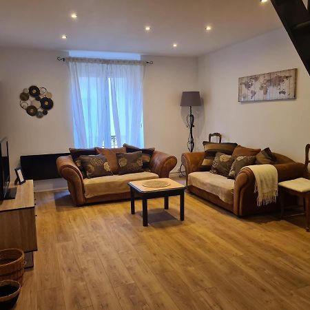 Besseges Magnifique Appartement Avec Terrasse מראה חיצוני תמונה