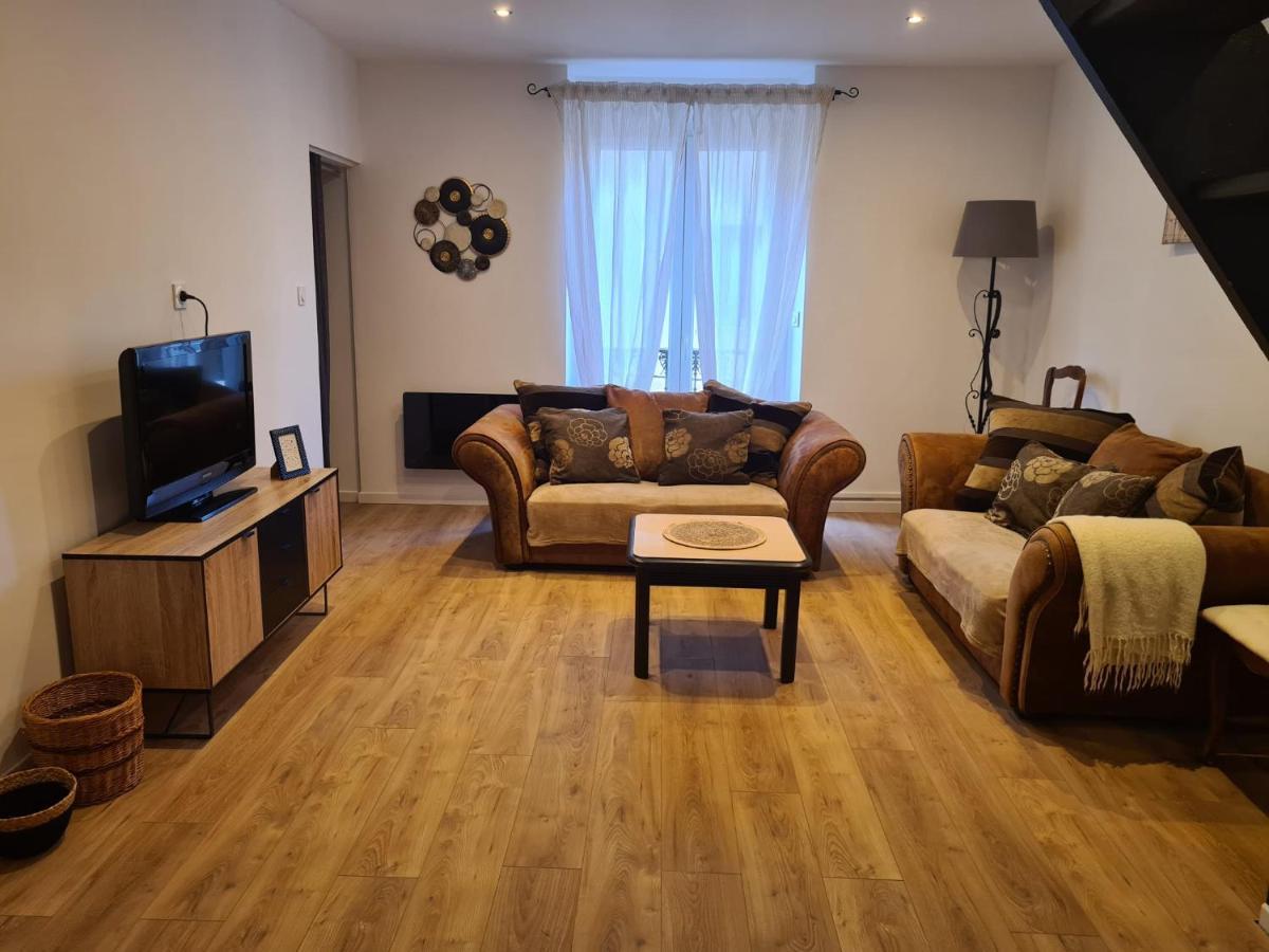 Besseges Magnifique Appartement Avec Terrasse מראה חיצוני תמונה